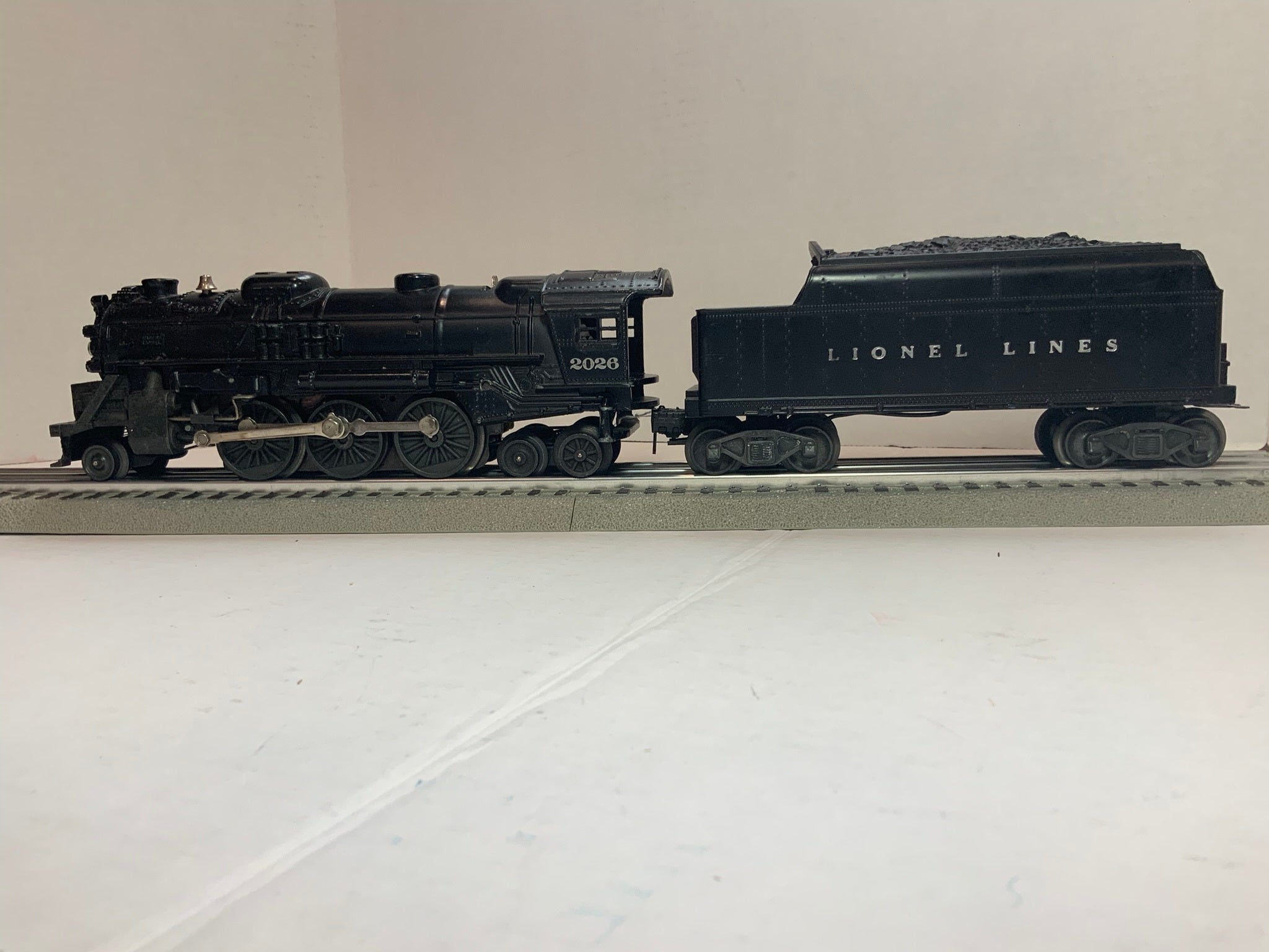 Lionel 2026 Steam Engine/6466W Whistling Tender East Main Trains